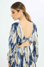 Load image into Gallery viewer, بلوزة باللون الكحلي قصيرة للنساء