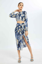 Load image into Gallery viewer, تنورة باللون الكحلي بتفاصيل جانبية للنساء