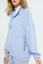 Load image into Gallery viewer, بلوزة مجعدة باللون الأزرق للنساء