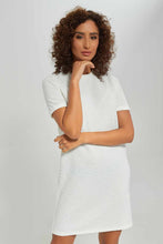 Load image into Gallery viewer, فستان قصير باللون الأبيض للنساء