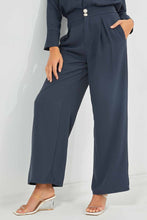 Load image into Gallery viewer, بنطلون واسع بأزرار باللون الكحلي للنساء