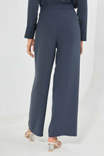 Load image into Gallery viewer, بنطلون واسع بأزرار باللون الكحلي للنساء