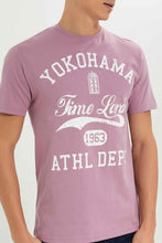 Load image into Gallery viewer, تيشيرت باللون الليلكي بطبعة للرجال