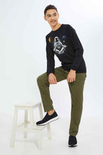 Load image into Gallery viewer, بنطلون باللون الزيتي للأولاد الكبار