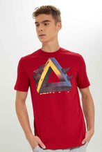 Load image into Gallery viewer, تيشيرت مطبوع باللون الأحمرللرجال