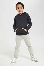 Load image into Gallery viewer, بنطلون جينز رمادي للأولاد الصغار