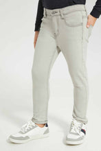 Load image into Gallery viewer, بنطلون جينز رمادي للأولاد الصغار