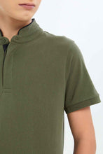 Load image into Gallery viewer, قميص بولو باللون الزيتي للأولاد الكبار