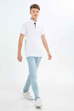 Load image into Gallery viewer, قميص بولو باللون الأبيض للأولاد الكبار
