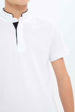 Load image into Gallery viewer, قميص بولو باللون الأبيض للأولاد الكبار
