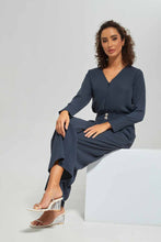 Load image into Gallery viewer, بلوزة رقبة V باللون الأزرق للنساء