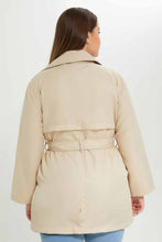 Load image into Gallery viewer, جاكيت بحزام باللون البيج للنساء بمقاسات كبيرة