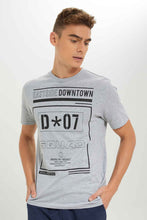 Load image into Gallery viewer, تيشيرت مطبوع باللون الأسود للرجال