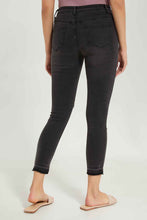 Load image into Gallery viewer, بنطلون جينز باللون الرمادي للنساء