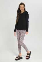 Load image into Gallery viewer, تيشيرت بأكمام طويلة باللون الأسود للبنات الكبار