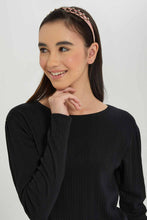 Load image into Gallery viewer, تيشيرت بأكمام طويلة باللون الأسود للبنات الكبار