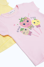 Load image into Gallery viewer, طقم تيشيرت مطبوع باللون الأصفر والوردي للبنات الرضّع (قطعتين)