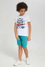 Load image into Gallery viewer, طقم كاجوال باللون الأبيض والأزرق بطبعة سيارة للأولاد الصغار (قطعتين)