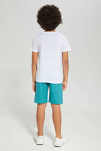 Load image into Gallery viewer, طقم كاجوال باللون الأبيض والأزرق بطبعة سيارة للأولاد الصغار (قطعتين)