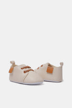 Load image into Gallery viewer, حذاء عربة الأطفال كريم