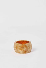 Load image into Gallery viewer, طقم خواتم مناديل سفرة ذهبي مطرز بالخرز (4 قطع)