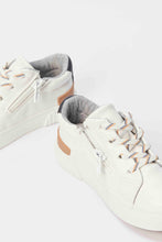 Load image into Gallery viewer, سنيكرز برباط باللون الأبيض للأولاد الصغار