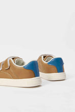 Load image into Gallery viewer, سنيكرز بني فيلكرو للأولاد الصغار