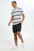 Load image into Gallery viewer, تيشيرت مطبوع باللون الأبيض للرجال