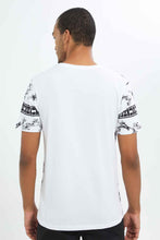 Load image into Gallery viewer, تيشيرت مطبوع باللون الأبيض للرجال