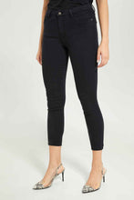 Load image into Gallery viewer, بنطلون جينزسكيني باللون الأسود للنساء