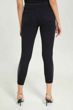 Load image into Gallery viewer, بنطلون جينزسكيني باللون الأسود للنساء