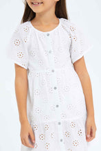 Load image into Gallery viewer, فستان باللون الأبيض مزين للبنات الصغار