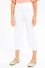 Load image into Gallery viewer, بنطلون واسع باللون الأبيض للبنات الصغار