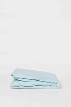 Load image into Gallery viewer, شرشف مطاطي باللون الأزرق الفاتح (كينغ)