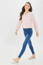Load image into Gallery viewer, بلوزة بخصر مطاطي باللون الوردي للبنات الكبار