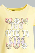 Load image into Gallery viewer, تيشيرت مطبوع أصفر للبنات الرضّع