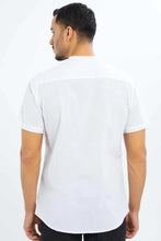 Load image into Gallery viewer, قميص بياقة ماندارين باللون الأبيض للرجال