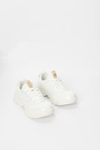 Load image into Gallery viewer, حذاء سنيكرز تشنكي باللون الأبيض للبنات الكبار