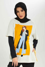 Load image into Gallery viewer, تيشيرت باللون الكريمي للنساء