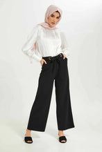 Load image into Gallery viewer, بلوزة باللون العاجي للنساء