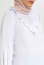 Load image into Gallery viewer, بلوزة باللون الأبيض للنساء
