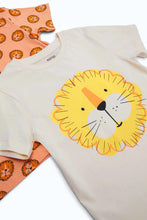 Load image into Gallery viewer, طقم تيشرت بطبعة باللون الأبيض والبرتقالي للأولاد الرضَع (قطعتين)