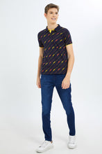 Load image into Gallery viewer, تيشيرت بولو مطبوع باللون الكحلي للأولاد الكبار