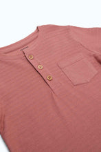 Load image into Gallery viewer, تيشيرت هينلي باللون البني الفاتح للأولاد الرضَع