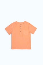Load image into Gallery viewer, تيشيرت هينلي باللون البرتقالي للأولاد الرضَع