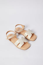 Load image into Gallery viewer, صندل منقوش باللون البيج للفتيات