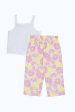 Load image into Gallery viewer, طقم كاجوال باللون العاجي للبنات الرضّع (قطعتين)