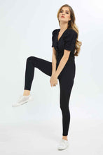 Load image into Gallery viewer, بلوزة سوداء بأزرار للنساء