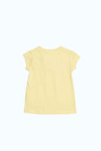 Load image into Gallery viewer, بلوزة باللون الأصفر مزينة للبنات الرضع