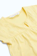 Load image into Gallery viewer, بلوزة باللون الأصفر مزينة للبنات الرضع